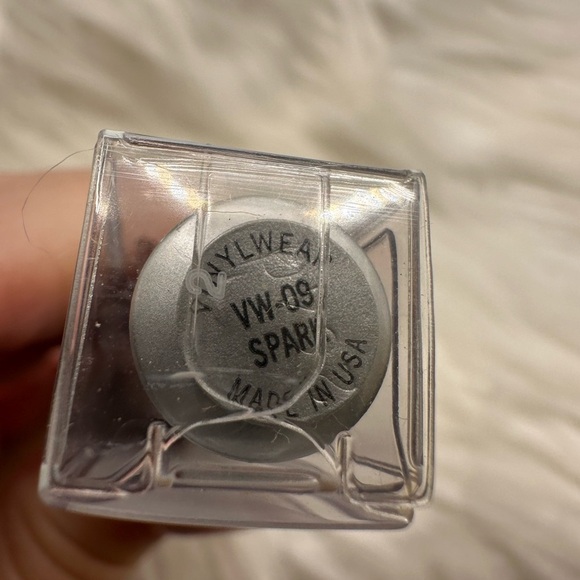 💚4/$10 Vinylwear Lip Gloss - Picture 4 of 5